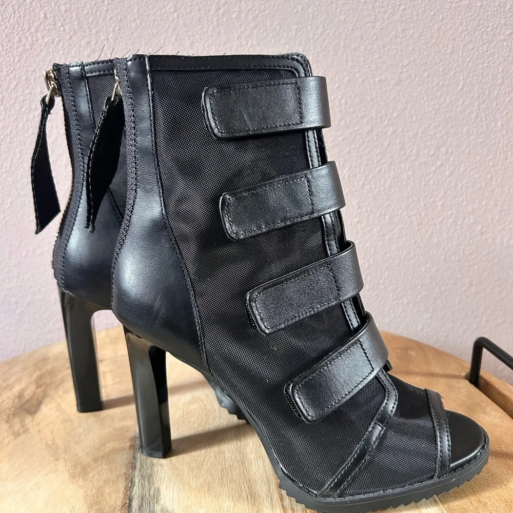 DKNY Black 4in heels with Velcro straps - Picture 4 of 8